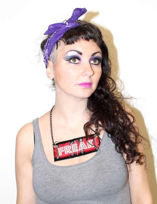 RED TARTAN FREAK NECKLACE - Image 2