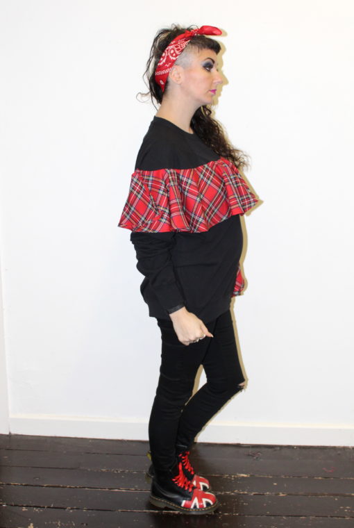 BLACK RED TARTAN RUFFLE SWEATSHIRT - Image 4