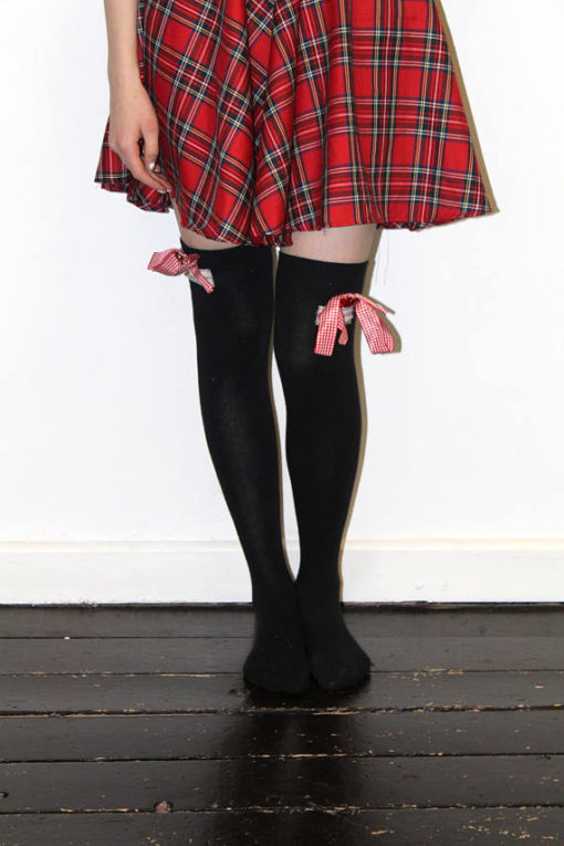 BLACK QUEEN OF HEARTS RIBBON SOCKS - Image 3