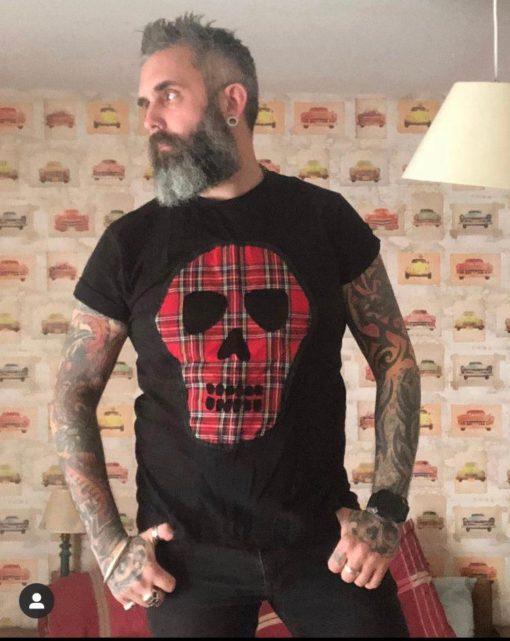 BLACK UNISEX RED TARTAN SKULL PATCH TEE - Image 4