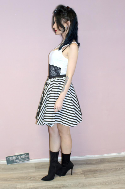 SKULLS & STRIPES KNEE LENGTH SKIRT - Image 3