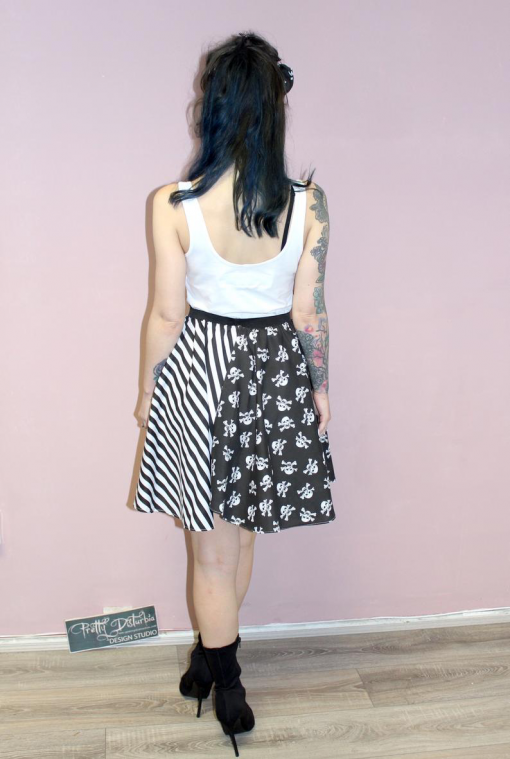 SKULLS & STRIPES KNEE LENGTH SKIRT - Image 4