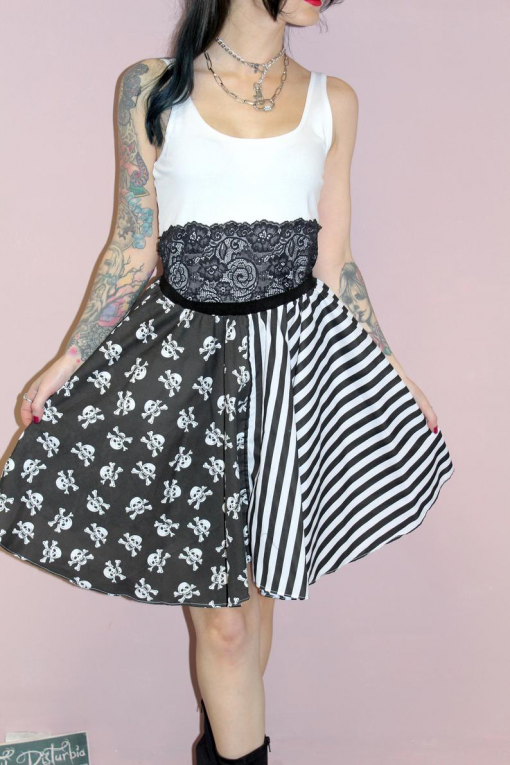 SKULLS & STRIPES KNEE LENGTH SKIRT - Image 6