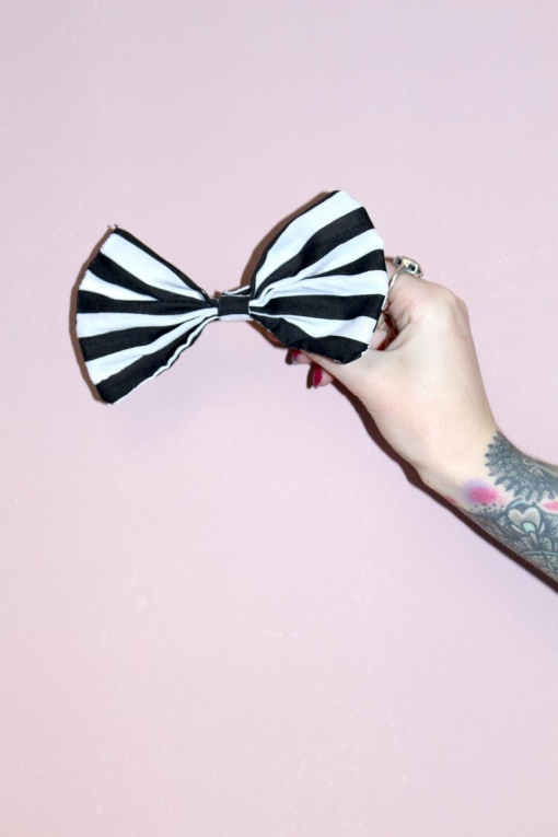 BLACK & WHITE STRIPE HAIR BOW - Image 4