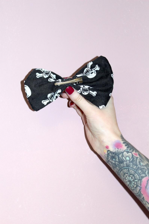 BLACK SKULLS & STRIPES HAIR BOW - Image 4