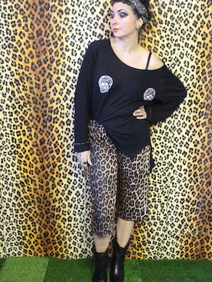 LEOPARD PRINT CROPPED CAPRI TROUSERS